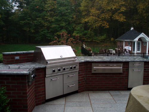 Outdoor Living, Outdoor Kitchen, Outdoor Appliances, back yard oasis, Brick, Danver appliances dealer